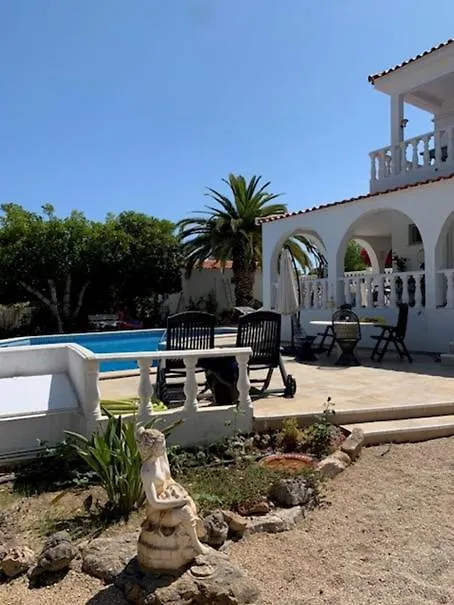 Holiday home Casa Paraiso: Seaside Retreat with Private Spaces and Shared Pool Moncarapacho